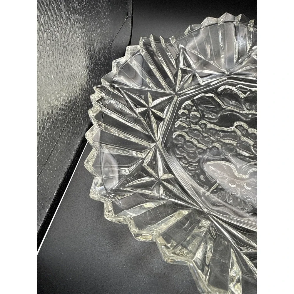 Vintage Federal Glass Pioneer Pattern Bowl Embossed Fruit Center Sawtooth Rim